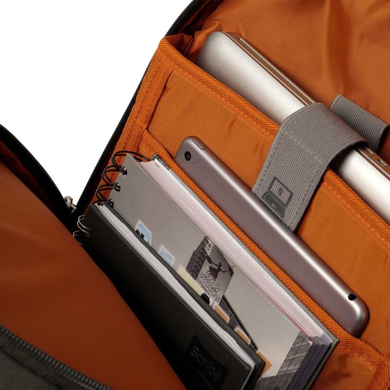 Mochila-con-Porta-PC-y-Porta-Tablet-Cambri
